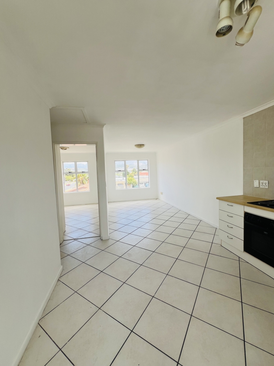 To Let 1 Bedroom Property for Rent in Guldenland Western Cape